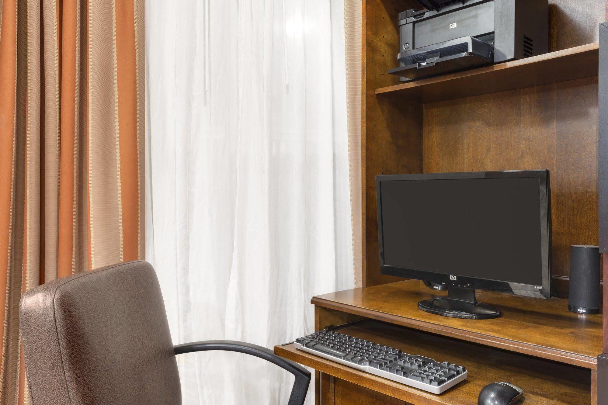 Country Inn & Suites By Radisson, Lubbock, Tx Ngoại thất bức ảnh